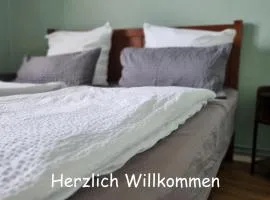 Design Apartment, Klimaanlage, eigener Parkplatz, NETFLIX, DominosPizza, Wallbox