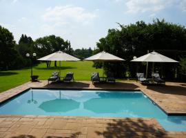 Luxury Family Villa On The Vaal River，位于Sasolburg的酒店