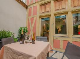Superbe appartement au coeur de Troyes，位于特鲁瓦的带停车场的酒店