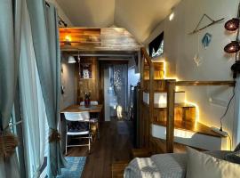 Oniro 2 Beach Access Tiny House at Koh Samui，位于Ban Na We的酒店