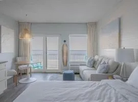 Hampton Tides-Ocean View-Top Floor With Balcony