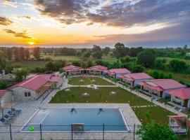 Aashiyana Luxury Cottages，位于Khilchipur的酒店