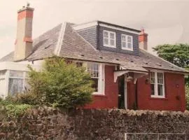 Family seaside home, easy access to Edinburgh