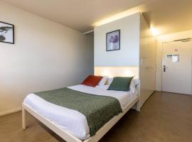 波尔多洛尔蒙特斯塔迪公寓式酒店，位于洛尔蒙的酒店