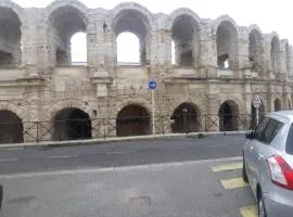 Les nuitees arlesiennes