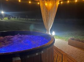 Leśna Osada -Dominikowo -sauna , balia，位于Dominikowo的酒店