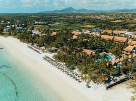 Crystals Beach Resort Belle Mare, a member of Radisson Individuals，位于贝尔马尔的酒店