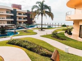 Casa Amigos , entire 3 bedroom ground floor condo at Playa Grande Condominium Resort，位于El Coco的酒店