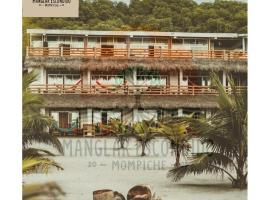 Manglar Escondido Mompiche，位于莫姆皮切的酒店