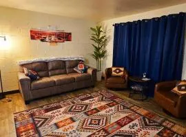 1Bd, King, Brkfst, Large TVs, WD, Sleeps 4, BBQ