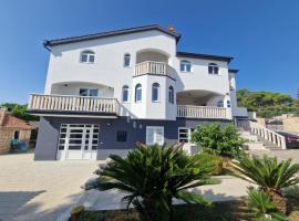 Apartments Villa Lora，位于克拉吉的酒店