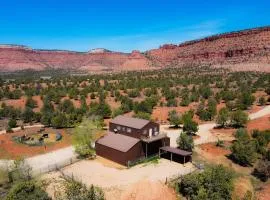 Kanab Barn Loft House on 40 acres Pet Friendly