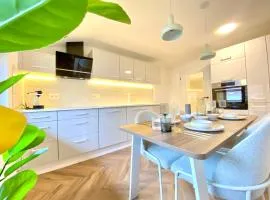 Loft am See I Balkon I Bergnähe I Parken I Schloss