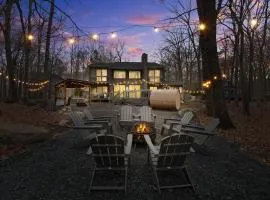 Luxurious Poconos Retreat - Hot Tub, Sauna, Games