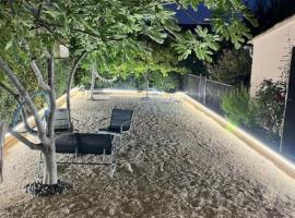 Gîte La Chouette Hulotte classé 3 étoiles Spa, Mt Ventoux, Parc Spirou，位于Flassan的酒店