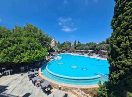 Basilica Holiday Resort Apts，位于帕福斯的酒店