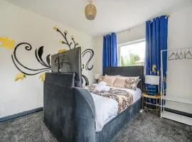 -CH- Stylish & Relaxed Stay,Free Parking,Free WiFi