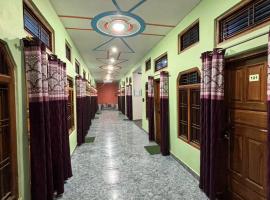 Sri sitaram hanumant palace 500 meter from ayodhya railway and ram mandir，位于Ayodhya的住宿加早餐旅馆