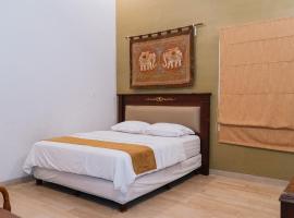 TM 16 Padang, Near Mentawai Fast & City Center，位于巴东的酒店