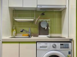Cosy single studio near Sindaebangsamgeori station，位于首尔的酒店