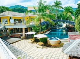 RedDoorz Premium at Villa Kristalene Resort，位于Buco的酒店