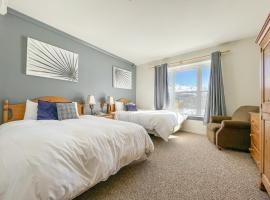 7 Guests 2BR 2BA Pool Hot Tub & Game Room at CBL，位于布赖恩峰的酒店