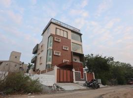 MM Beach House & Party Hall，位于钦奈的酒店