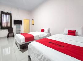 RedDoorz Syariah at Wisma Seroja Indah Duri，位于Duri的酒店