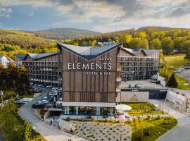 Elements Hotel&Spa，位于希维拉杜夫-兹德鲁伊的带按摩浴缸的酒店