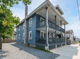 Copacabana Beach house 5 bedrooms downtown OCMD