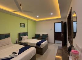 Queens Residency - Kochi，位于埃尔讷古勒姆的酒店