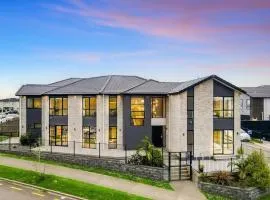 Super-Large House 7 ensuites