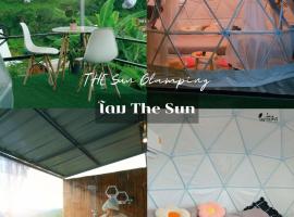 The sun glamping，位于Ban Mae Na的酒店