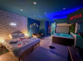 Love & Spa - Jacuzzi - Netflix - Métro - Wifi