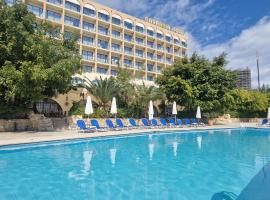 Navarria Blue Hotel，位于利马索尔的酒店