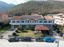 Hotel Riggioni，位于Pozzilli的酒店
