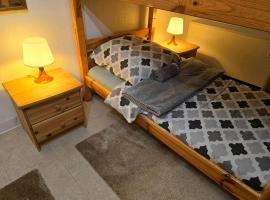 Ganze Wohnung direkt in Höxter, Casa Azul Hx，位于赫克斯特的酒店