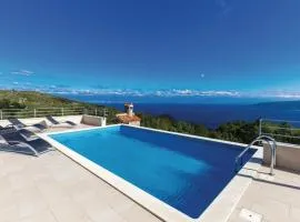VillaBlu1 Doppelhaushälfte Seaview, Pool