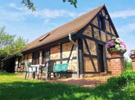 Spreewälder Schwalbenhof - Ferienhaus "Schwalbennest"，位于Golßen的酒店