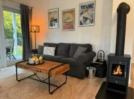 Fördezauber - Ruhiges Ferienhaus mit eingezäuntem Garten und Kamin