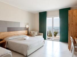Hotel la Spiaggia，位于托雷拉皮罗的酒店