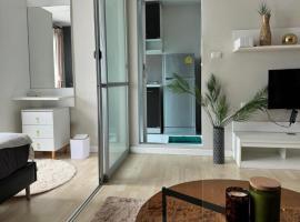 Lux Center Apartment，位于卡图的酒店