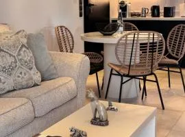 Lagonisi Luxury apartment 2 by the sea