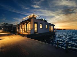 Hausboot Mein Lieblingsboot，位于里布尼茨达姆加滕的酒店