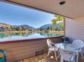 1 Mi to Keystone Ski Lift: Lakefront 4-Season Gem，位于狄龙的酒店