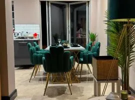 Luxury 3bed Hot Tub and sauna facilities amazing location