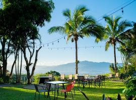 Buena Vista Chic Hotel，位于阿拉胡埃拉的酒店