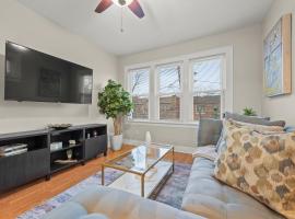2-Story Stay with Game Lounge & Free Parking Spots - 5 mins to NYC Train