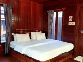 โรงแรมบ้านนายถึกและร้านอาหาร，位于Ban Sai Mun (1)的酒店