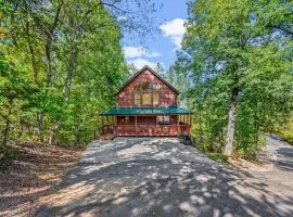 Cozy Pigeon Forge, Theater, Game Room, Hot Tub